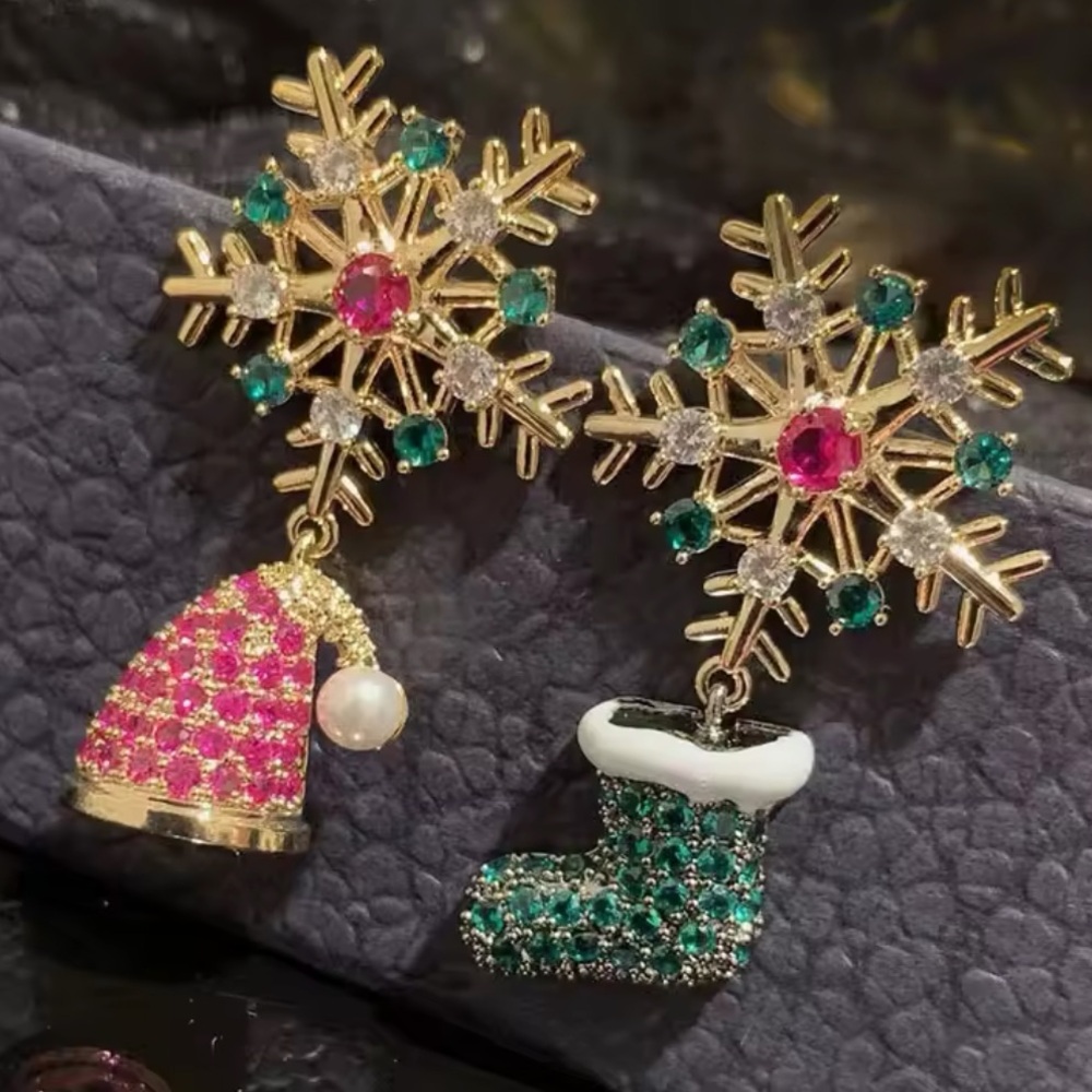 Snowflake Christmas Earrings - Rhinestone Luxury Crystal Drop Earrings - Picture 5 of 7